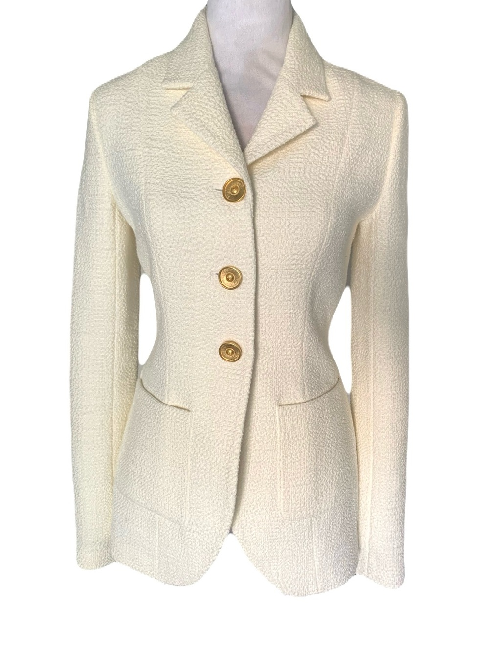 St. John Women’s 4 Excru Bouclé-Style Slub Knit Blazer with Gold Buttons Luxury